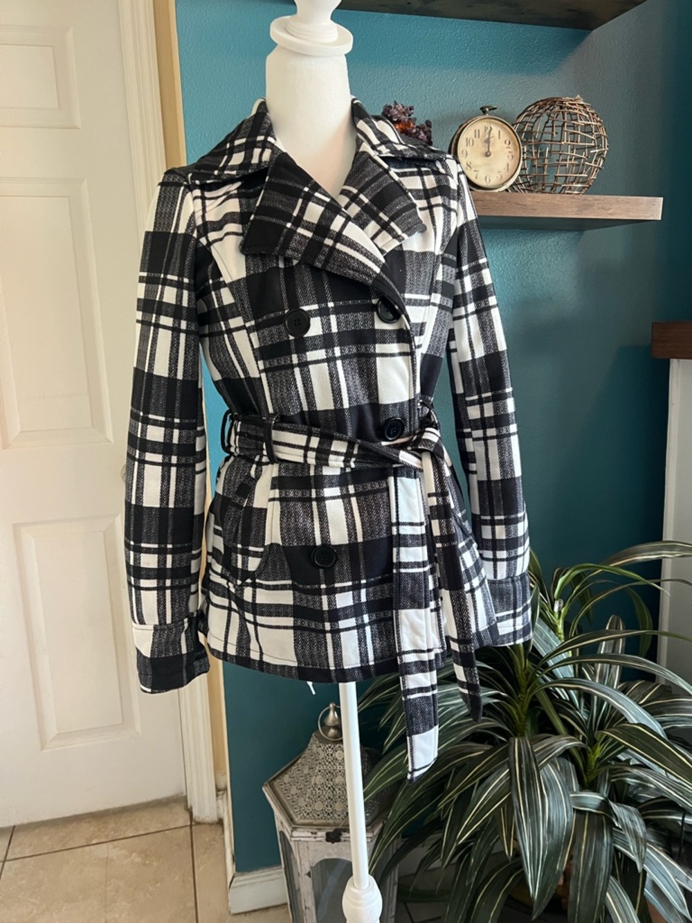 J2 Women’s Black & White Plaid Double-Breasted Belted Pea Coat